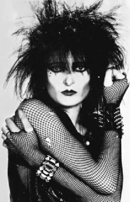How tall is Siouxsie Sioux?